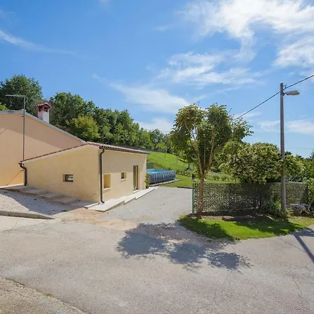 Casa Ivana Karojba