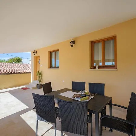 Casa Ivana Semesterbostad Karojba