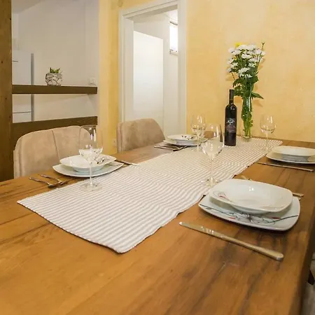 Casa Ivana Karojba